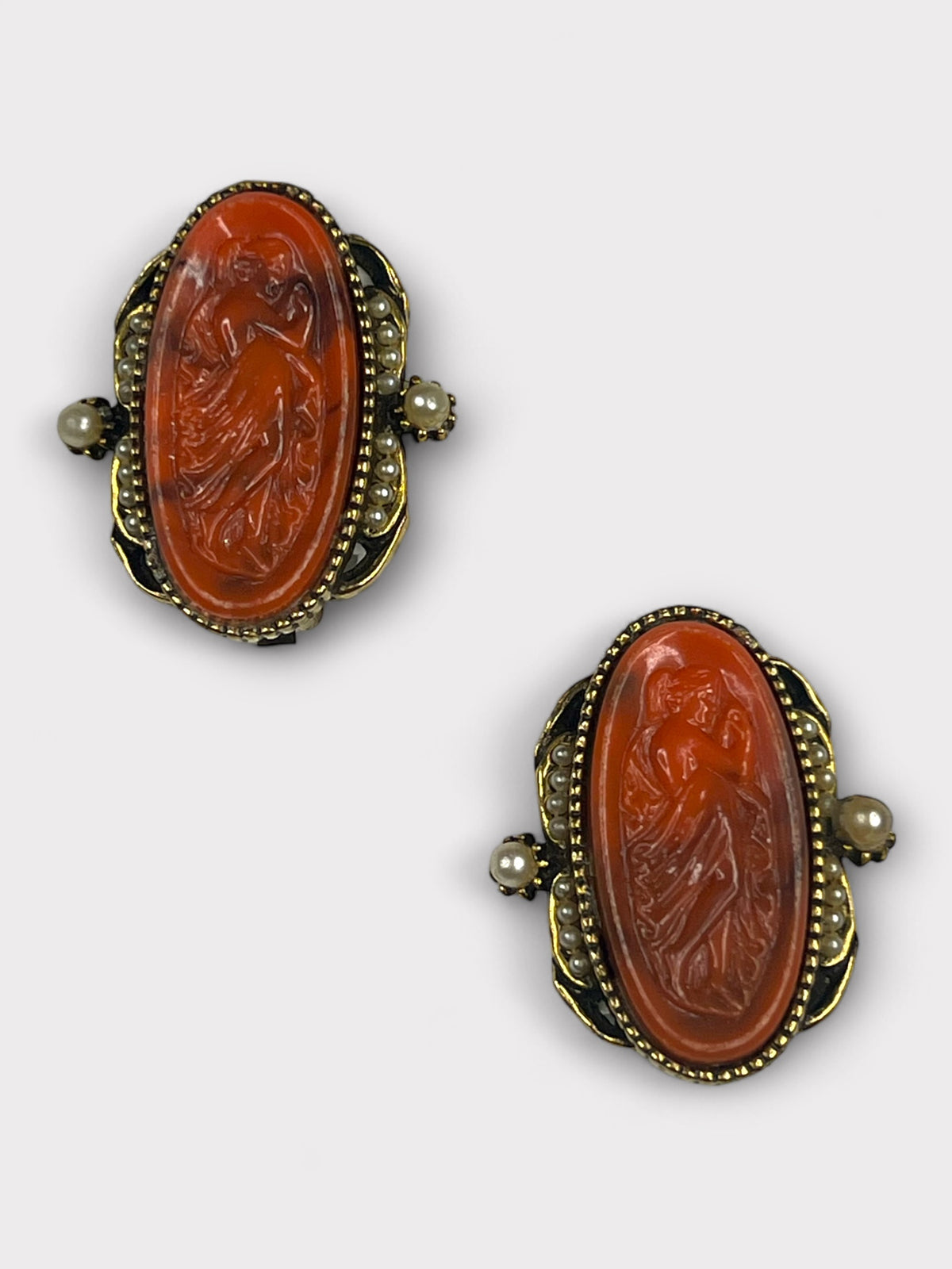 Unsigned Selro Selini Cameo Clip Earrings