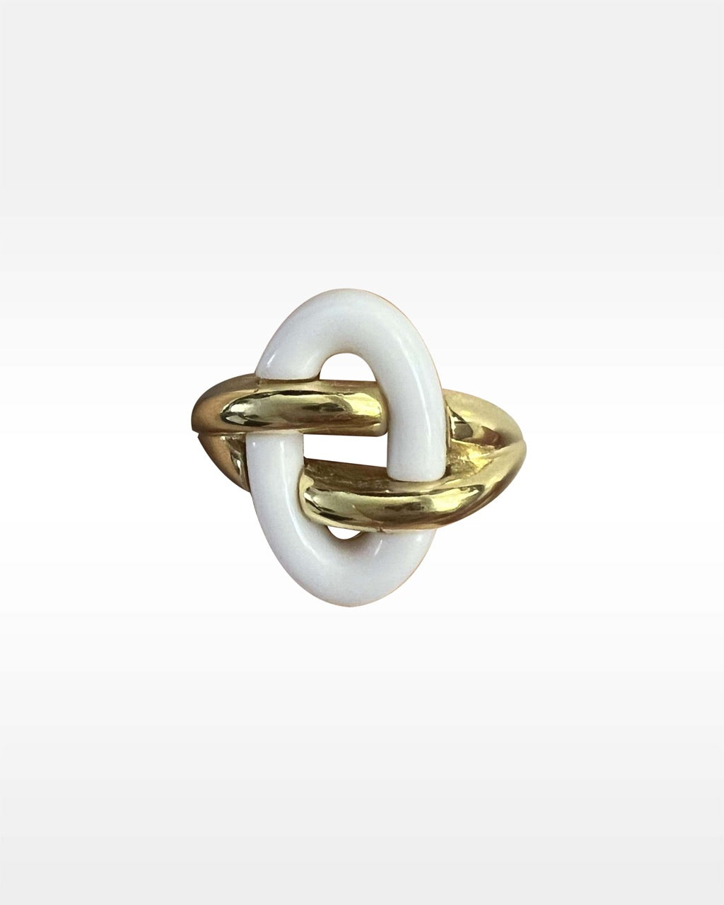 Trifari Gold Metal And White Link Ring